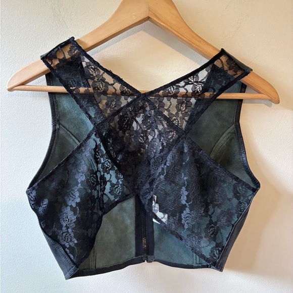 Black Lace-Back Leather Vest - Picture 5 of 8